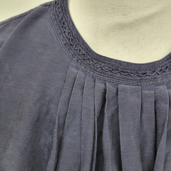 JOIE Pleated Dark Blue Dress With Zip up Back Made of a silk Blend Size 4 🖤 - Picture 7 of 13